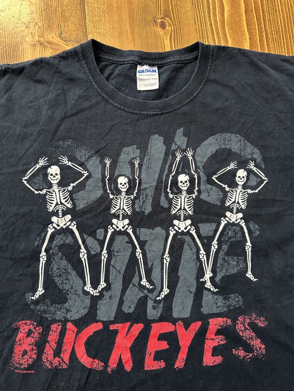 Vintage Ohio State University Buckeyes Skull GV Skeleton Art Size Large